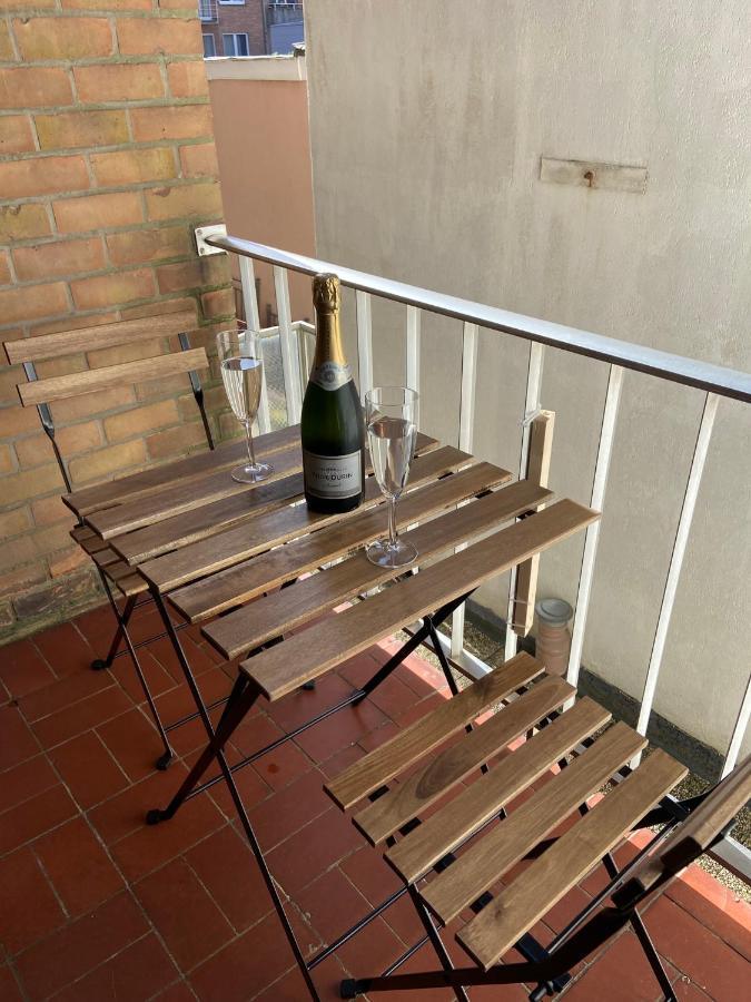 Weloveoostende - Newly Renovated Large Apartment 150M From The Beach - Including Bed Sheets And Final Clea-Ning エクステリア 写真