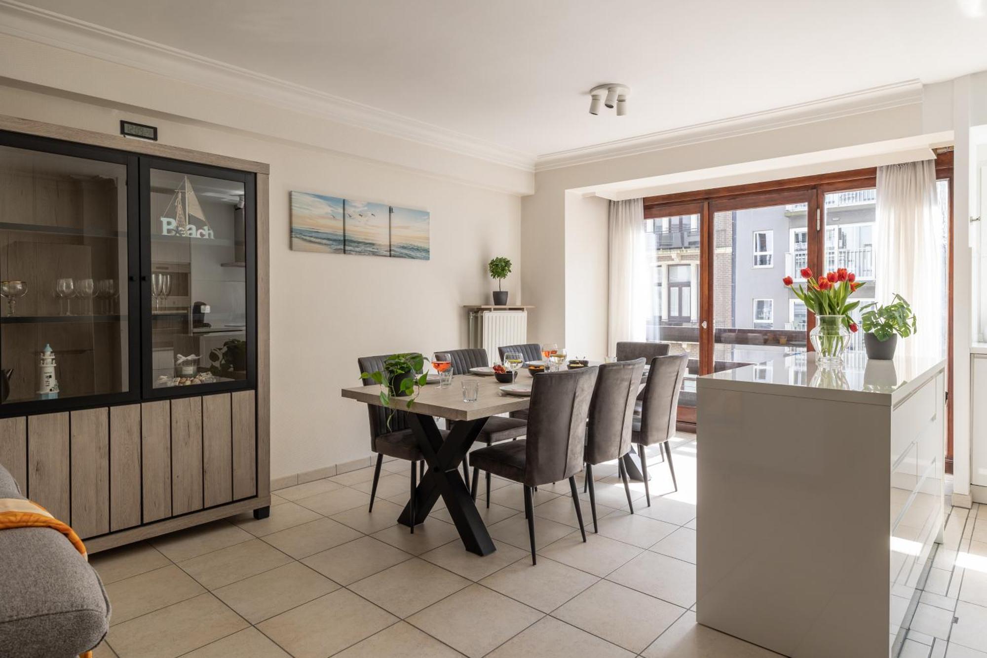 Weloveoostende - Newly Renovated Large Apartment 150M From The Beach - Including Bed Sheets And Final Clea-Ning エクステリア 写真